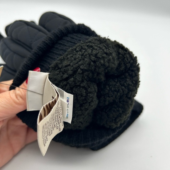 UGG All Weather Quilted Gloves With Knit Cuff Black Sz S/M NWT $95 - Picture 8 of 9